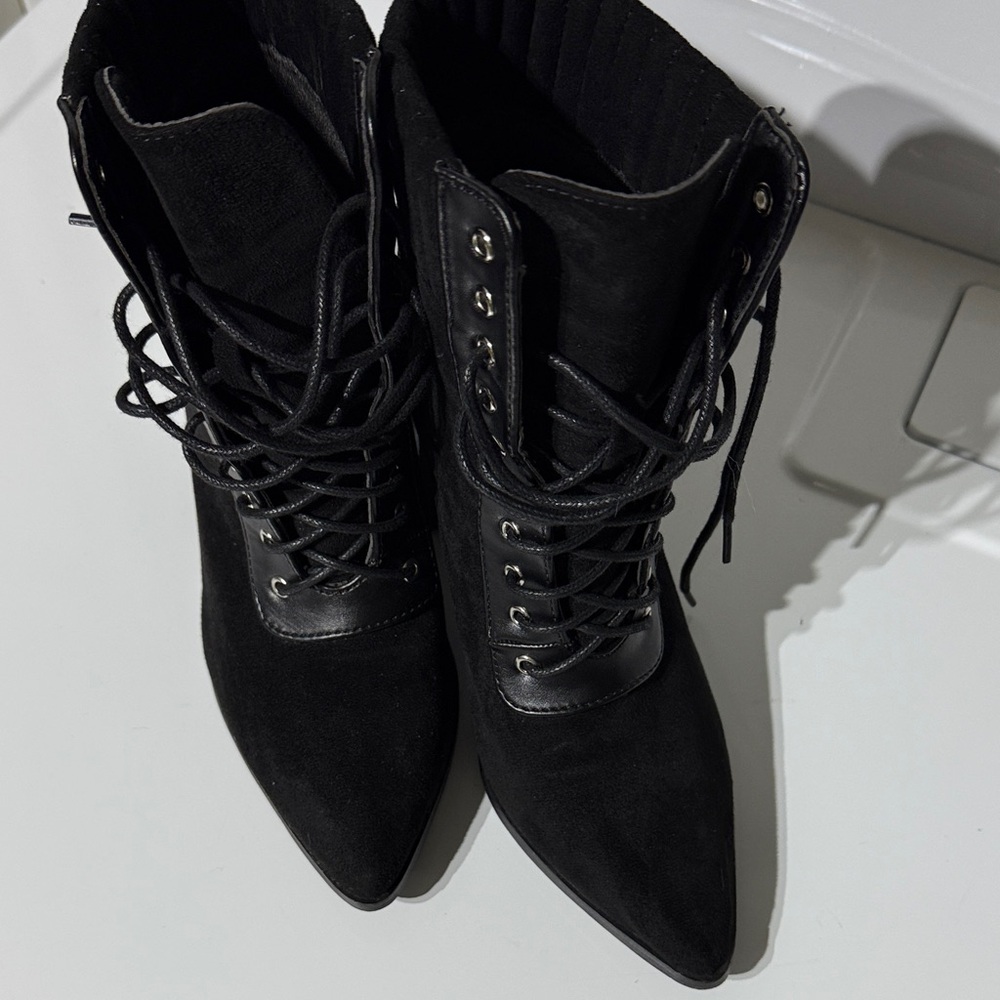 Yoki Black Lace Up Women's Boots size 8